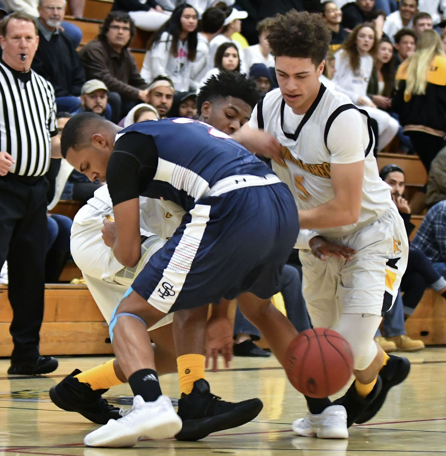 022117 St.Paul Cabrillo b basketball 05.jpg